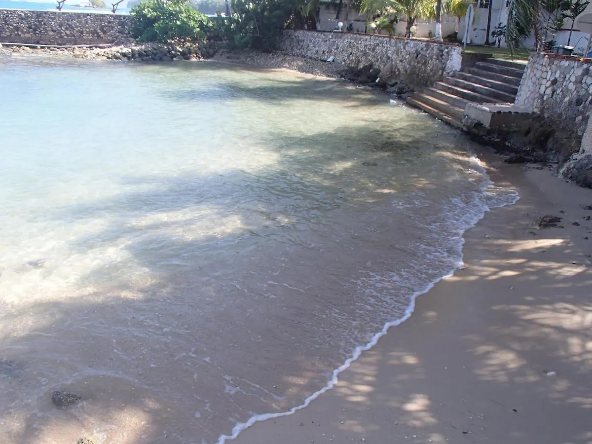Lejlighedshotel Chrisanns Beach Resort Ocho Rios