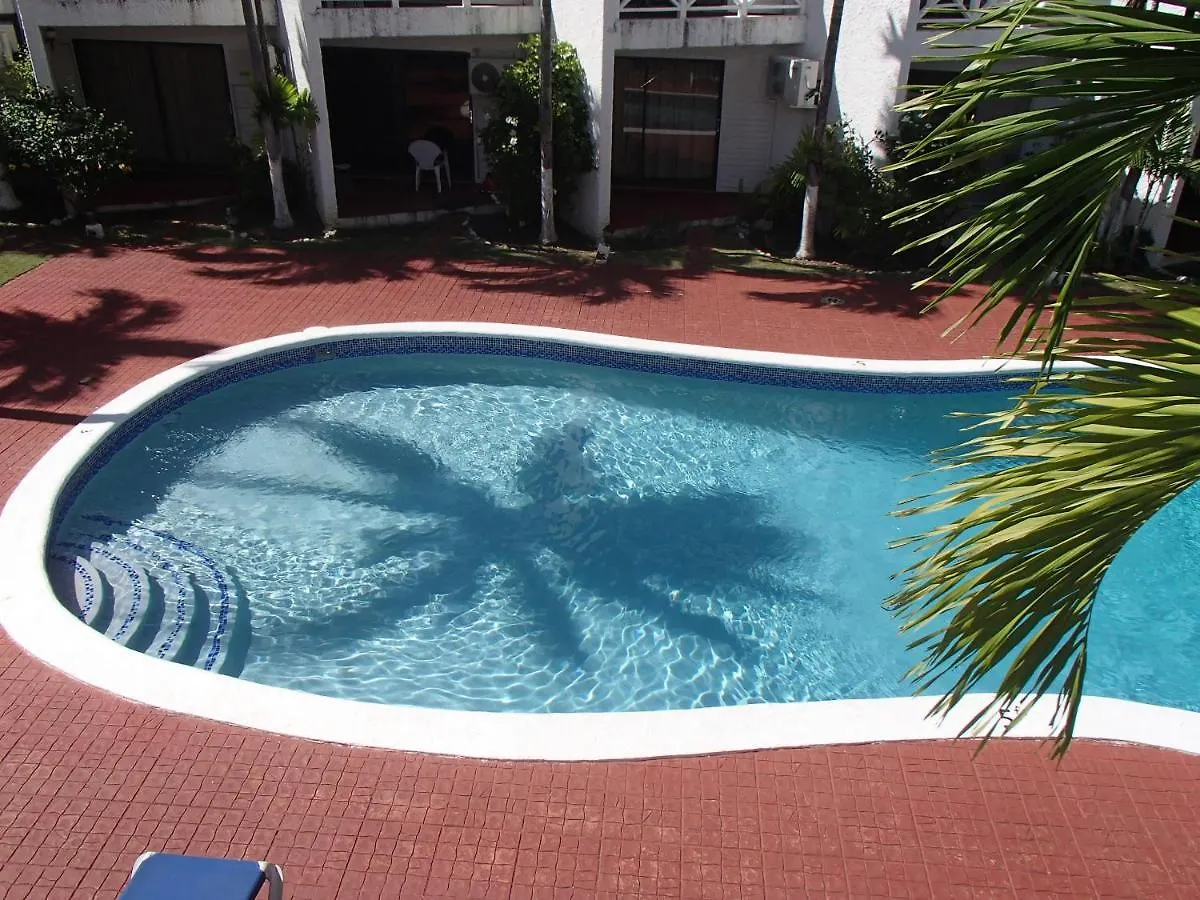 Chrisanns Beach Resort Ocho Rios Lejlighedshotel